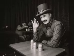 Аниматор напёрсточник в ресторане