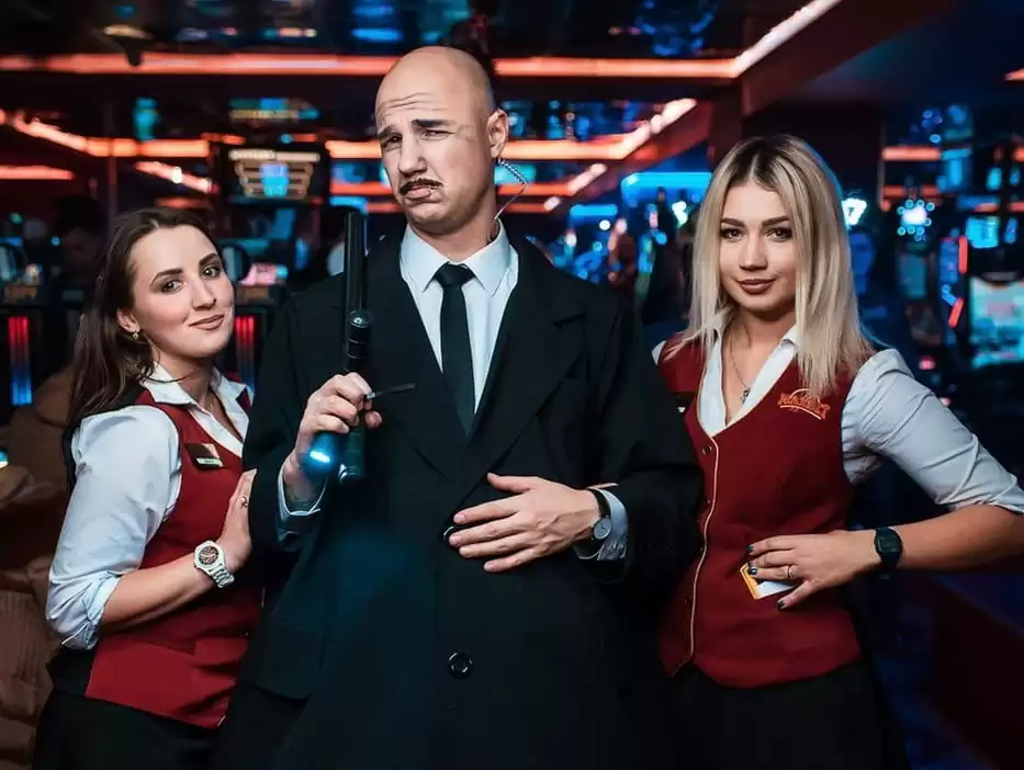 Толстый охранник