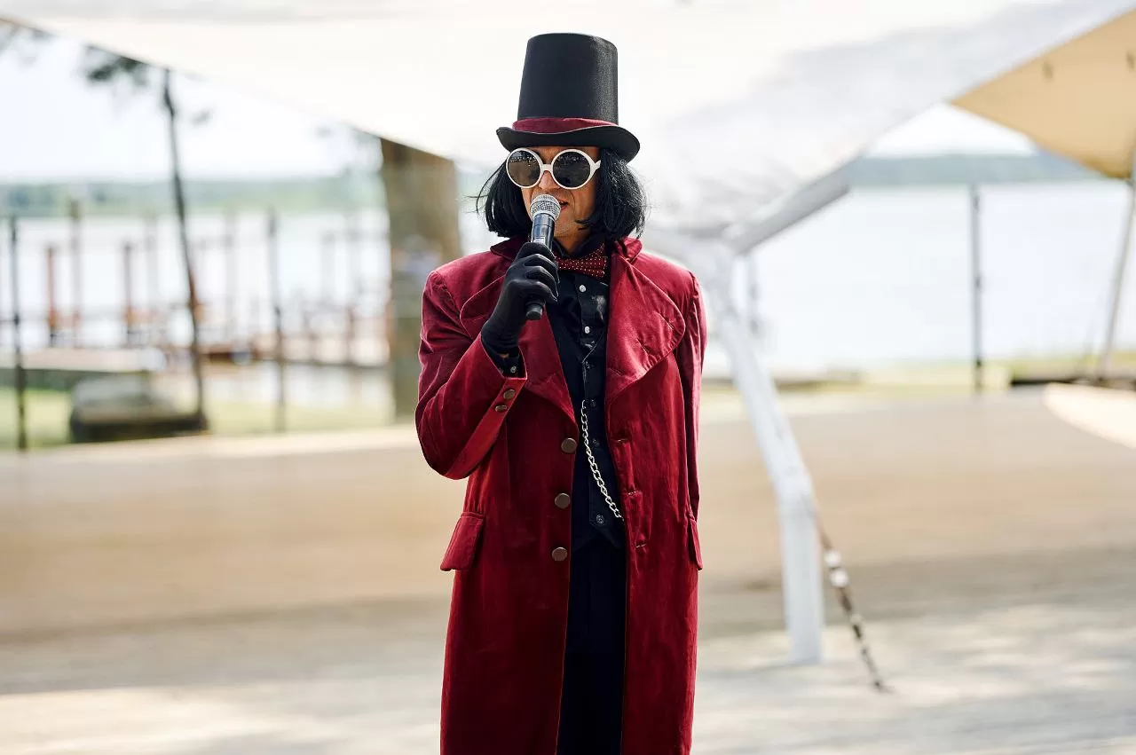 Аниматор ведущий Вилли Вонка