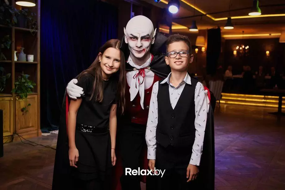 Аниматор Дракула и дети на Хэллоуин 2020 Минск