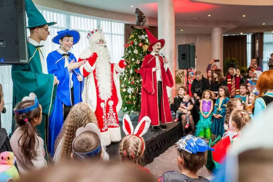 аниматор волшебник маг дед мороз на празднике