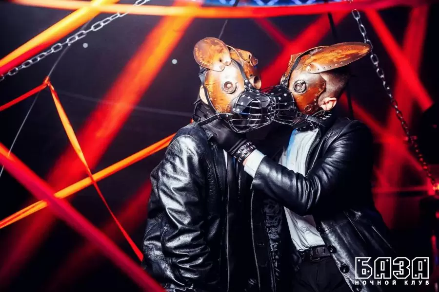 Аниматоры фрики зайцы на Хэллоуин 2020