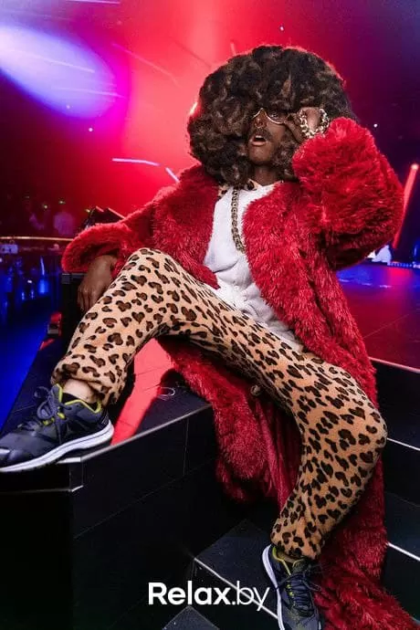 Прокат Костюм Сутенер шуба красная минск