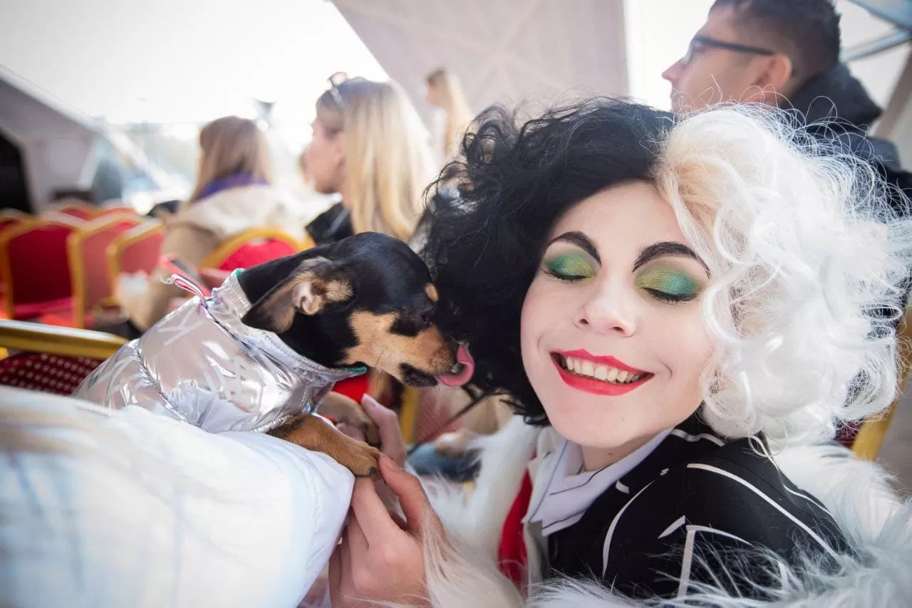 Аниматор Круэлла на празднике