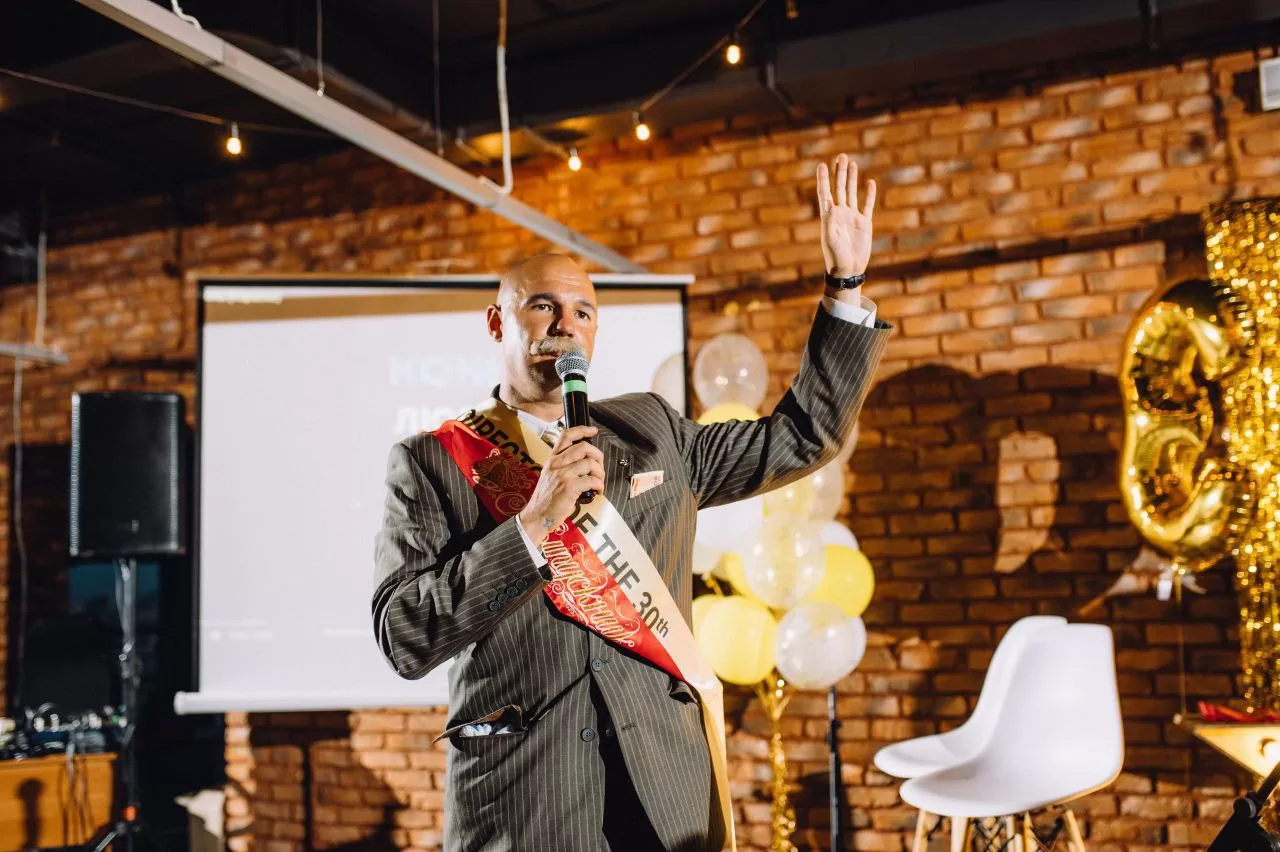 Ведущий Директор компании