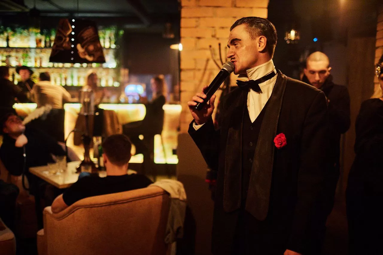 Ведущий Роман Ракипов